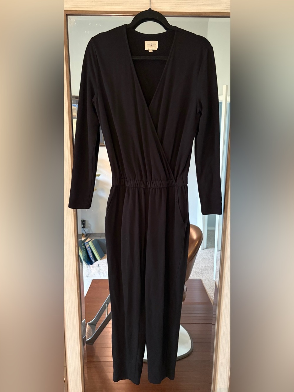 Lou & Grey Black Long Sleeve Jumpsuit V neckline Classic Chic Jersey soft XS